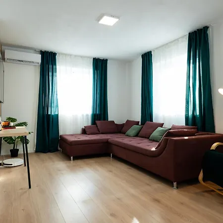 Flh - B 153 - Parking&outdoor Space טימישוארה
