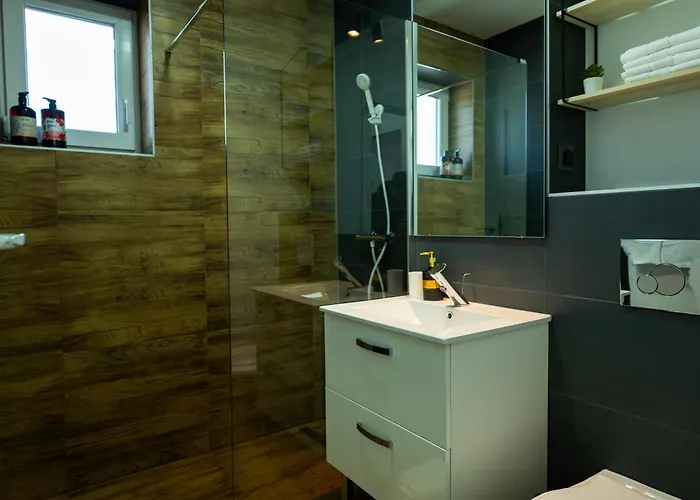 Flh - B 153 - Parking&outdoor Space