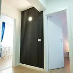 Flh - B 153 - Parking&outdoor Space شقة
